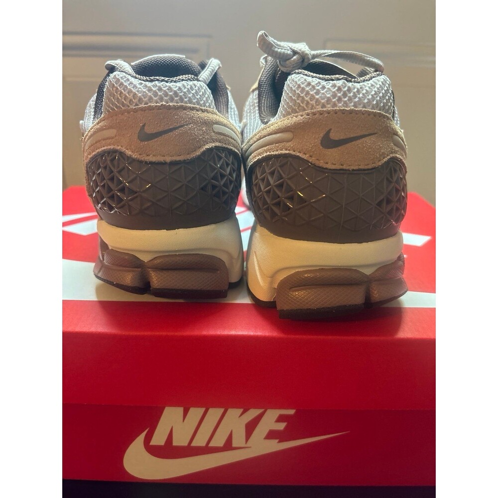 Nike - Picture 5 of 5